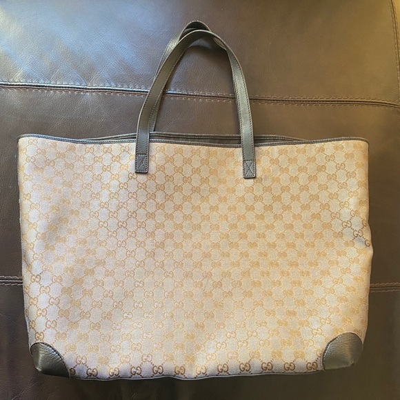 Gucci Handbags - Gucci RARE Large shiny Metallic Tote